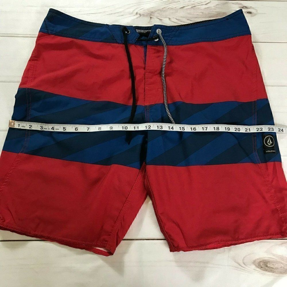 Volcom Mens Mod Tech Red Blue Board Shorts Size 36 - Picture 8 of 10